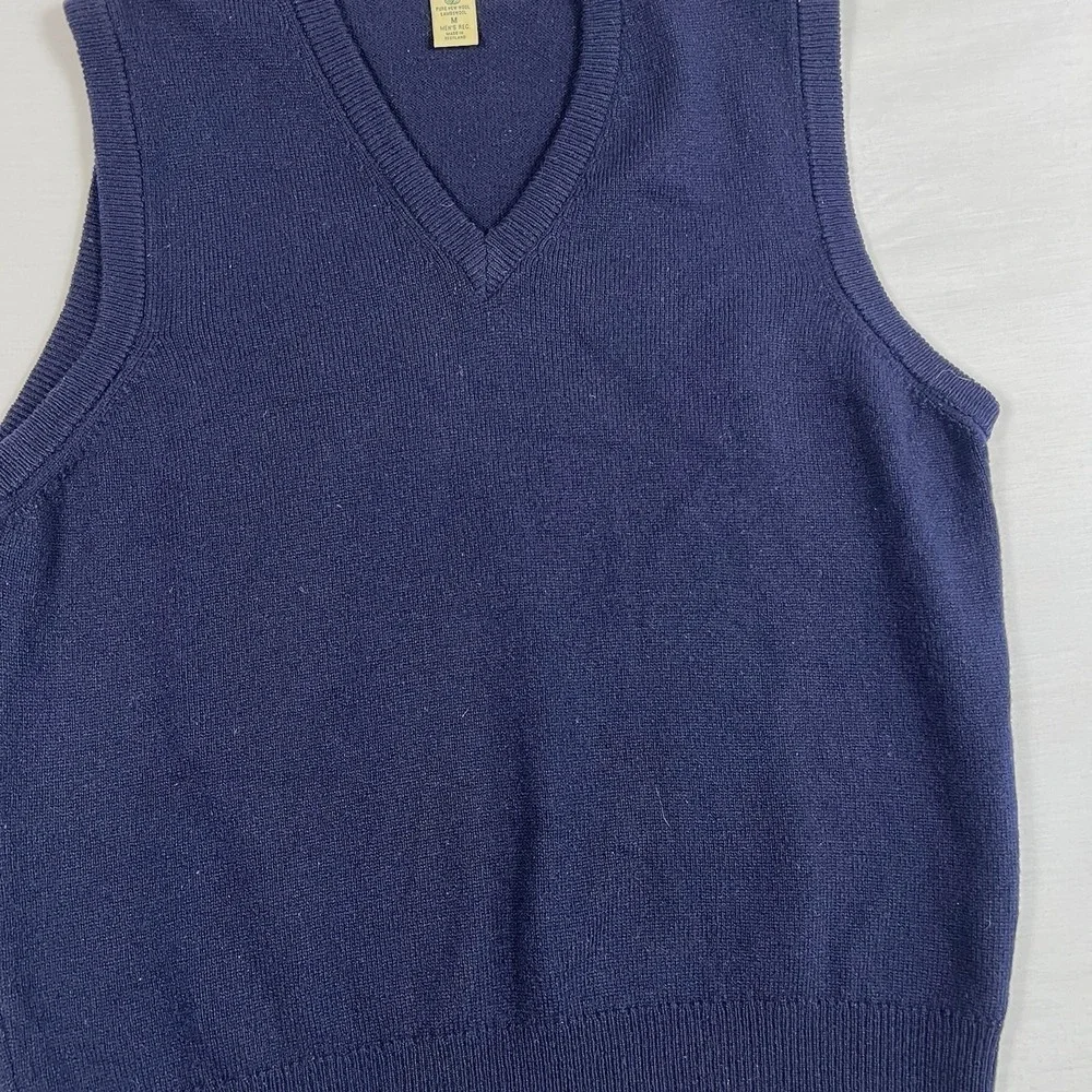 LL Bean Lambswool V Neck Vest Mens Medium Navy Made in Scotland Preppy Vintage